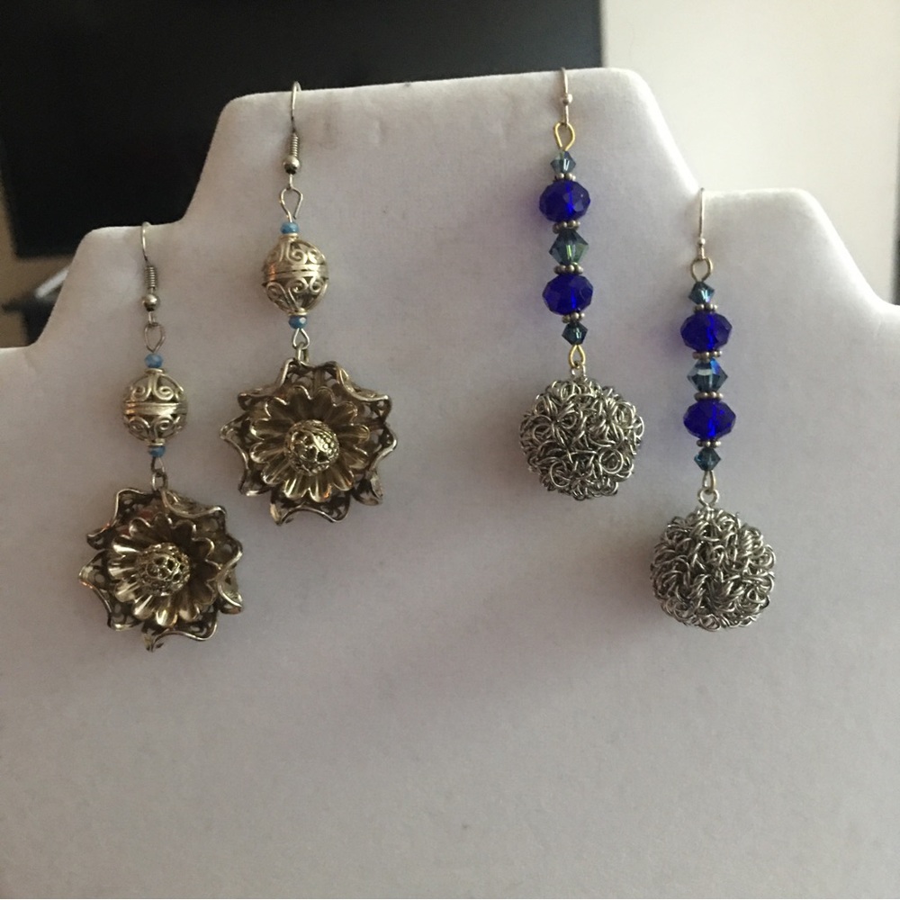 2 Pairs of Earrings